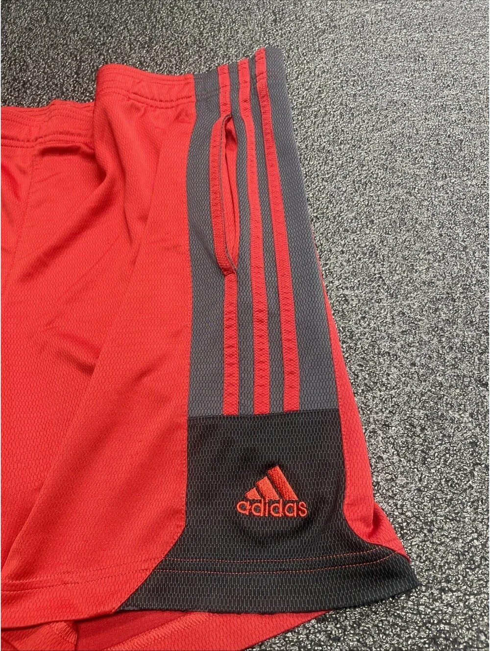 VTG Adidas Shorts Mens XL Red Gray Y2K Dazzle Shiny Basketball 3 Stipes Logo
